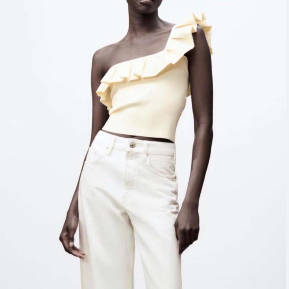 One-Shoulder Ruffle Top in Cream